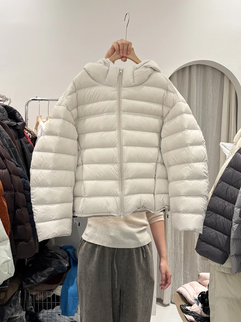 2025冬季新款排骨羽绒服女轻薄泡芙短款白鸭绒保暖连帽小个子外套