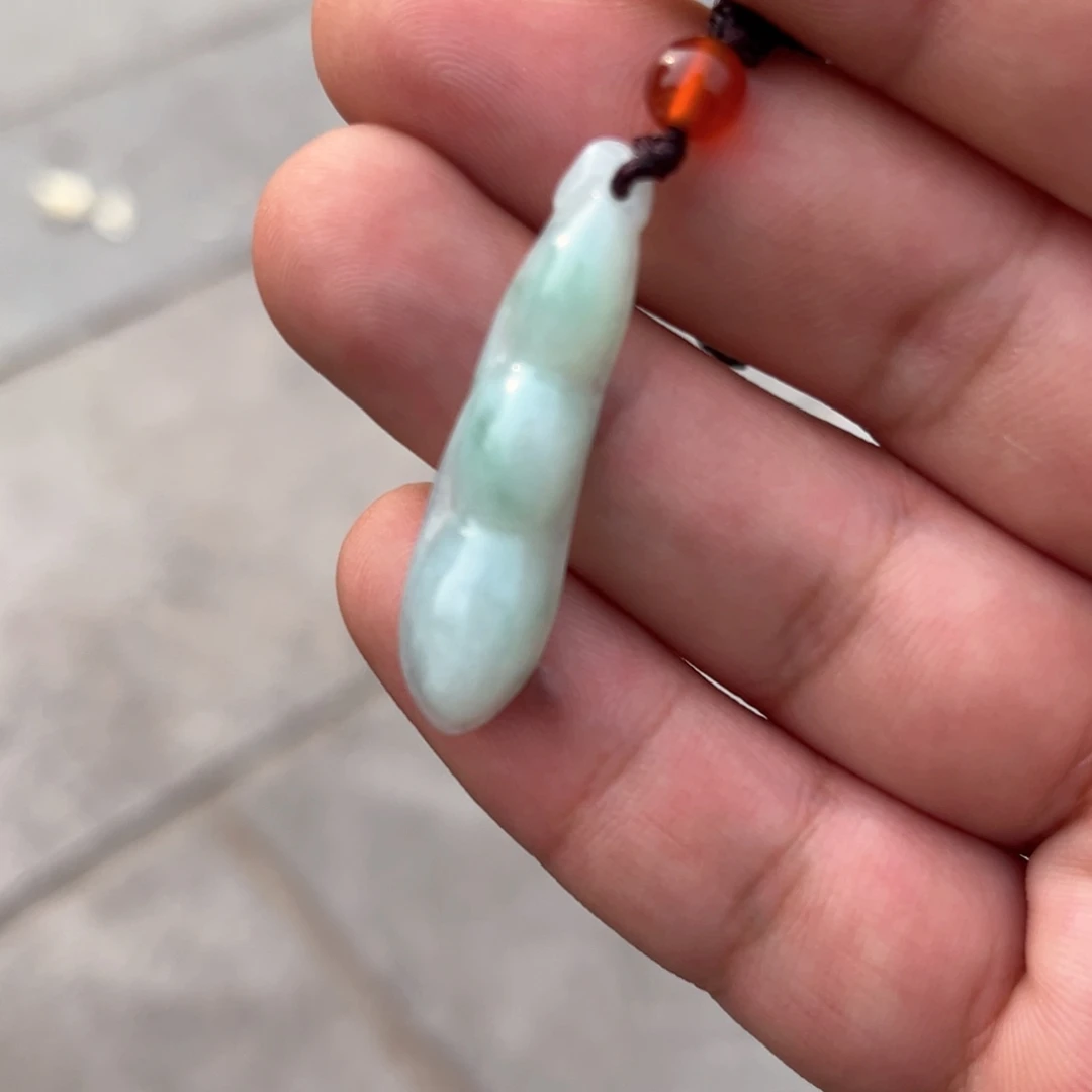 翡翠颈饰未镶嵌福豆