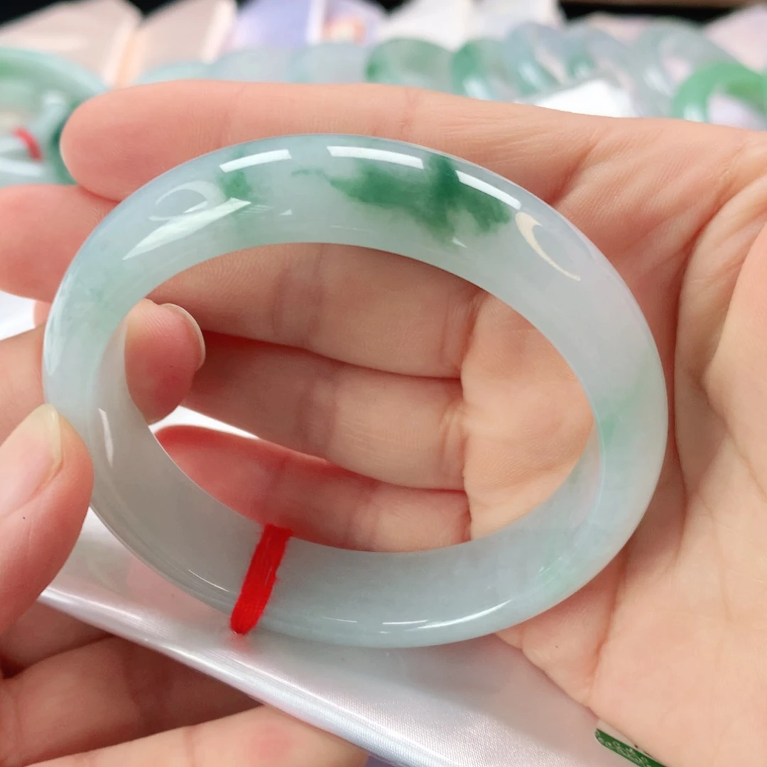 筱***萌翡翠手镯未镶嵌58轮胎