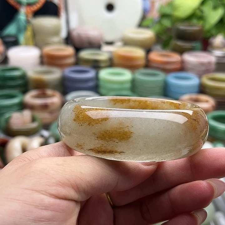 石英质玉手镯未镶嵌