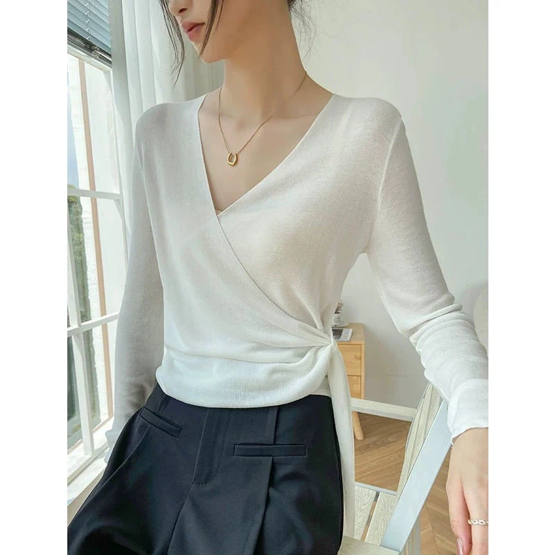 2025秋冬爆款绑带交叉针织打底衫时尚V领红色长袖女上衣修身毛衣