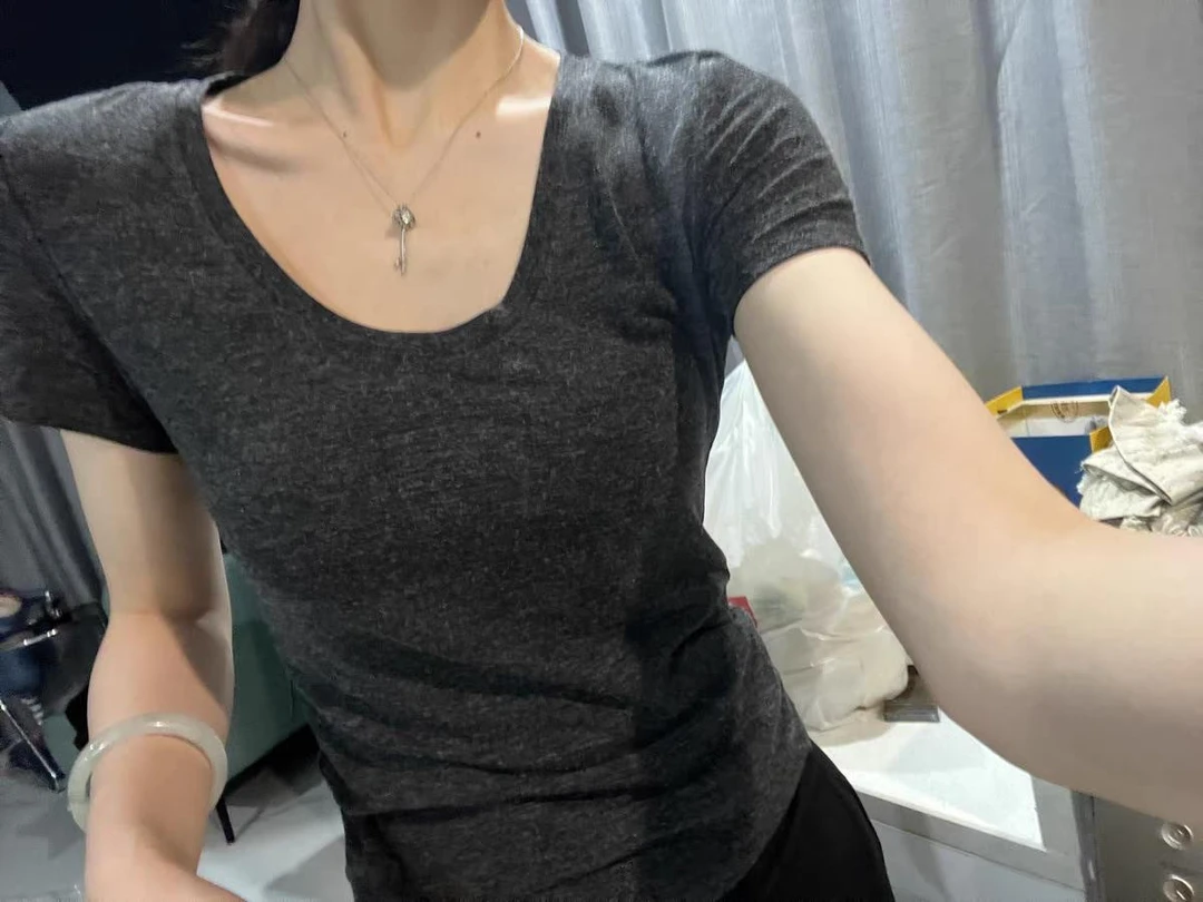 清爽透气显瘦修身夏季舒适百搭时尚薄款休闲简约宽松短袖女