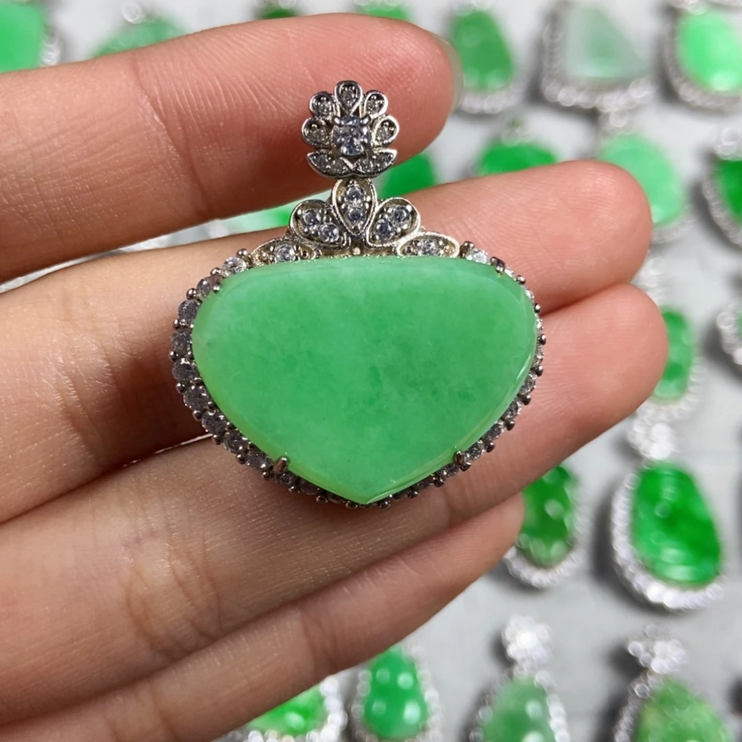 颈饰未镶嵌翡翠爱心