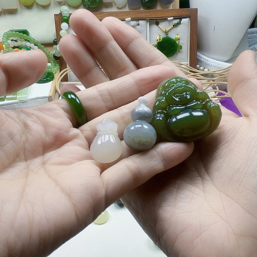 好***多和田玉未镶嵌吊坠(不含链)