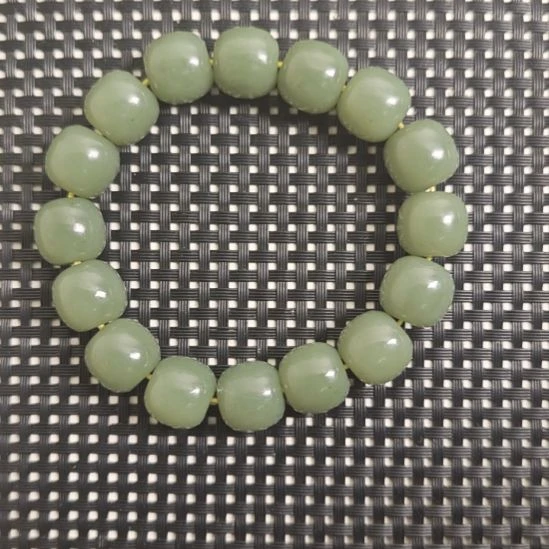 和田玉未镶嵌手串