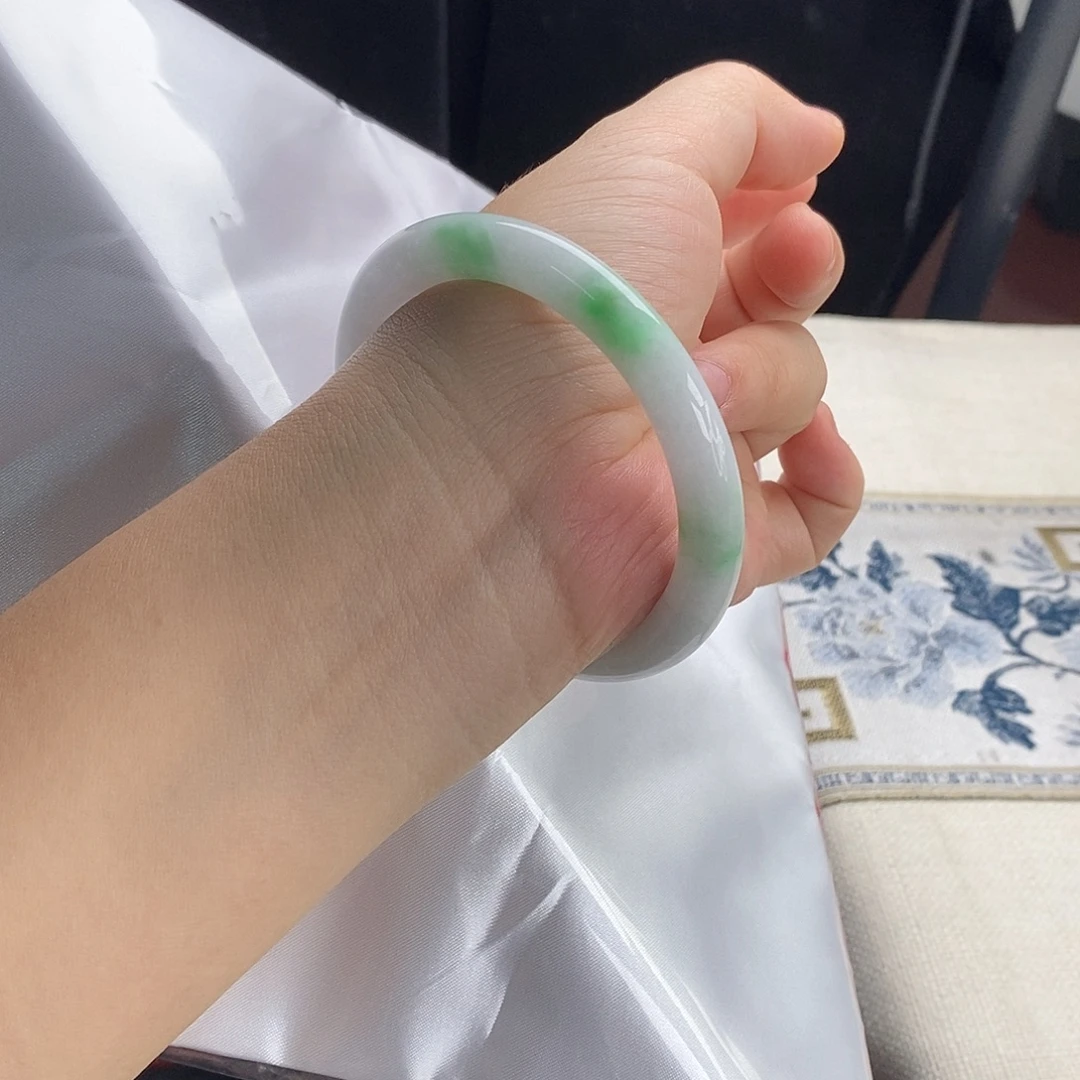 翡翠未镶嵌手镯58圈口