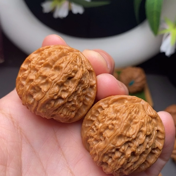文玩核桃把件白狮子38
