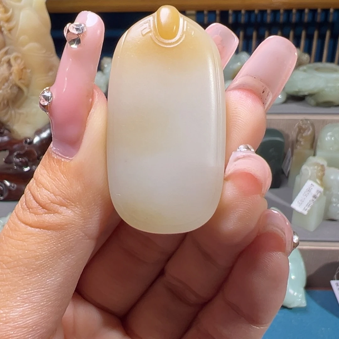 和田玉（糖玉）未镶嵌颈饰