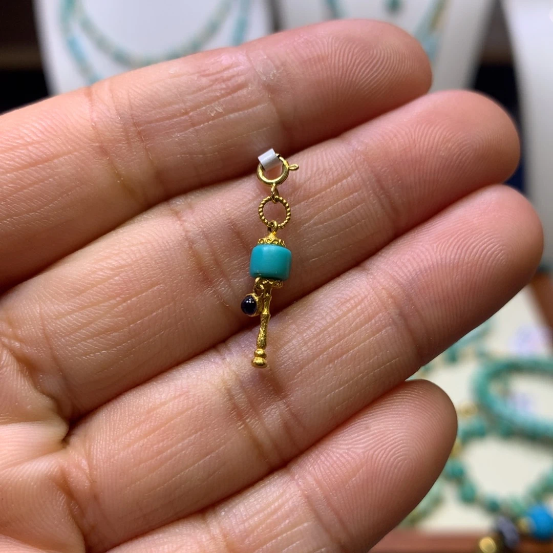 绿松石18K金镶嵌挂件