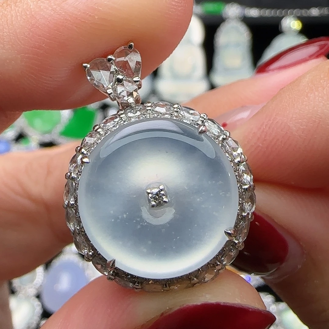 翡翠18K金镶嵌颈饰天然翡翠