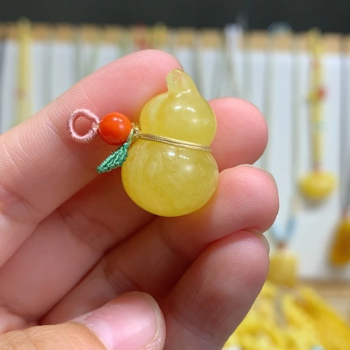 蜜蜡未镶嵌裸石配饰