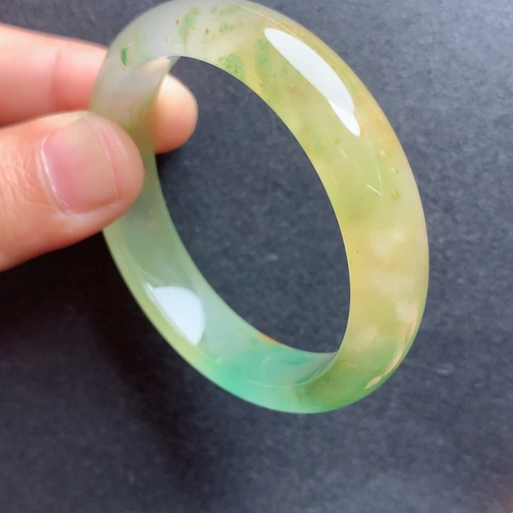 未镶嵌手镯石英质玉