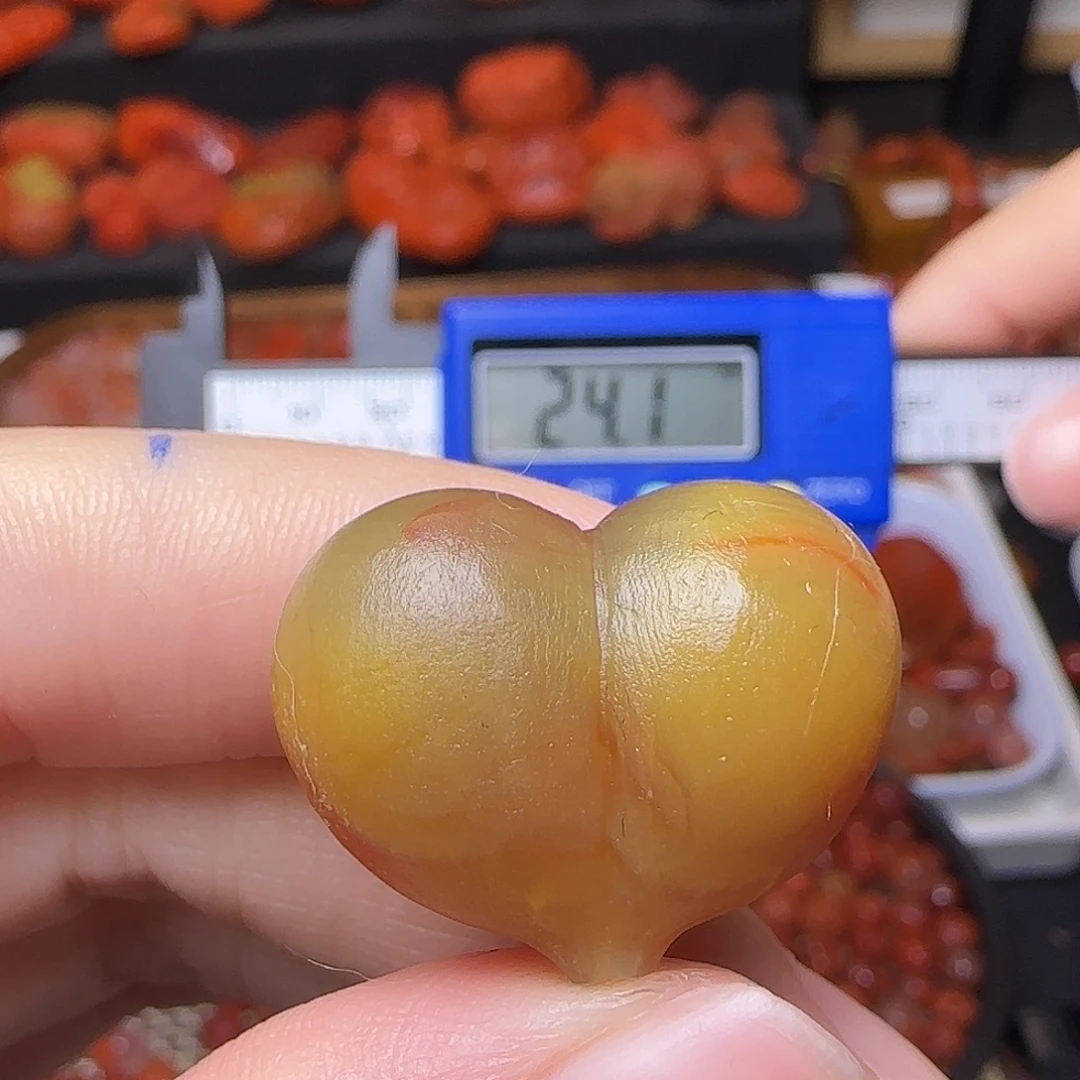 南红玛瑙未镶嵌颈饰