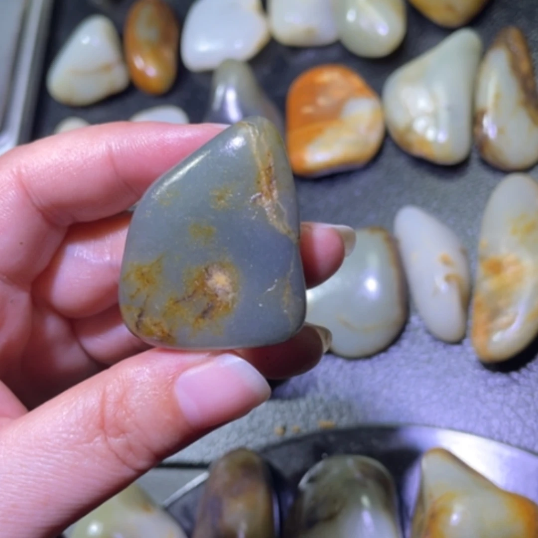 【闪购商品】颈饰未镶嵌和田玉（子料）城**事