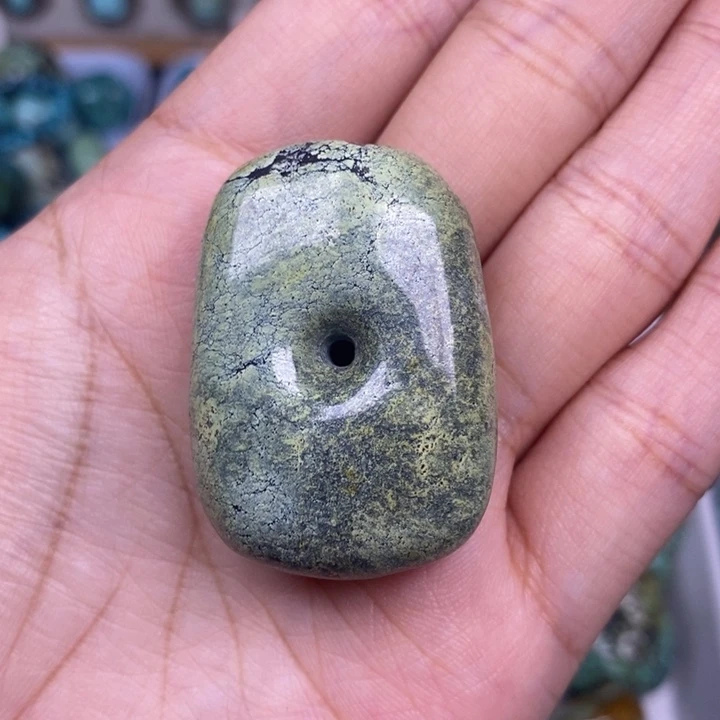 未镶嵌绿松石颈饰