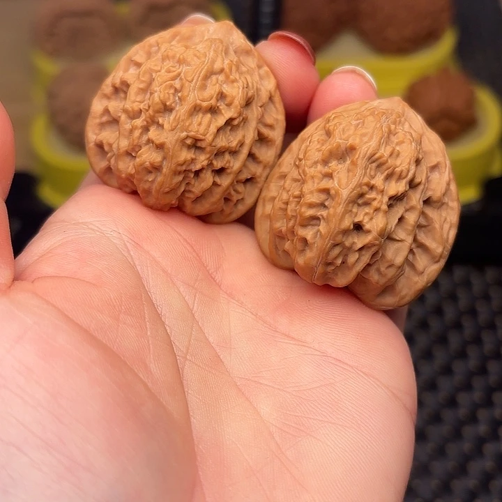 文玩核桃吊坠38盘龙虎头