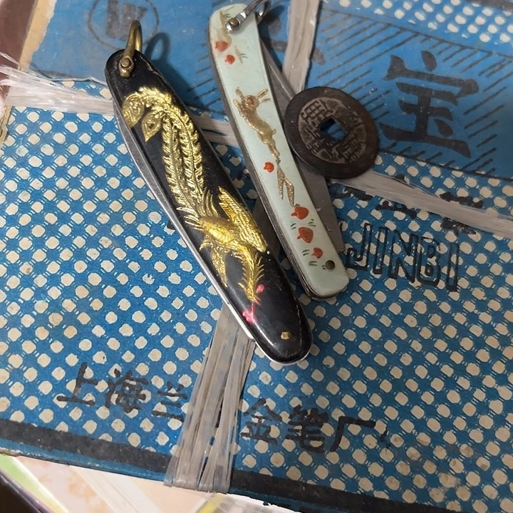 我***哥瓷片陶瓷制品摆件