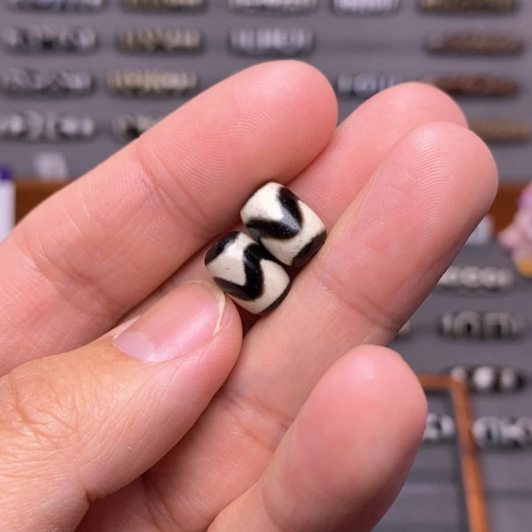 玛瑙/玉髓颈饰未镶嵌窝*