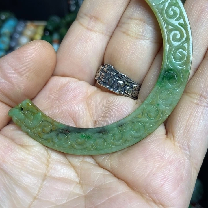 翡翠散珠手镯片一个福利