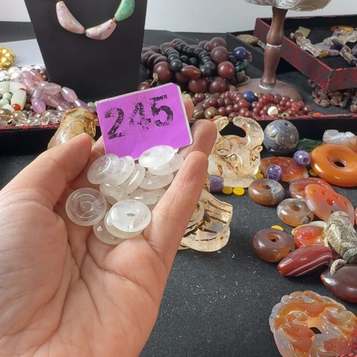 用***2玛瑙/玉髓未镶嵌颈饰