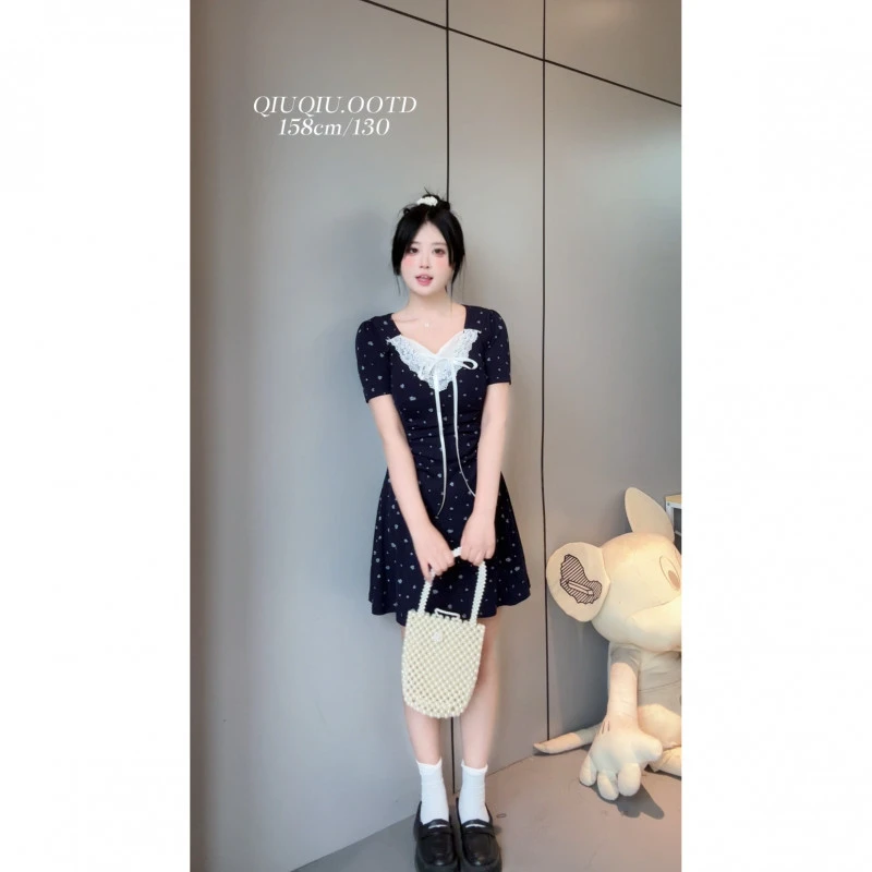 【浪漫西岛】9181胖mm法式拼接蕾丝V领连衣裙女夏季收腰显瘦气质裙