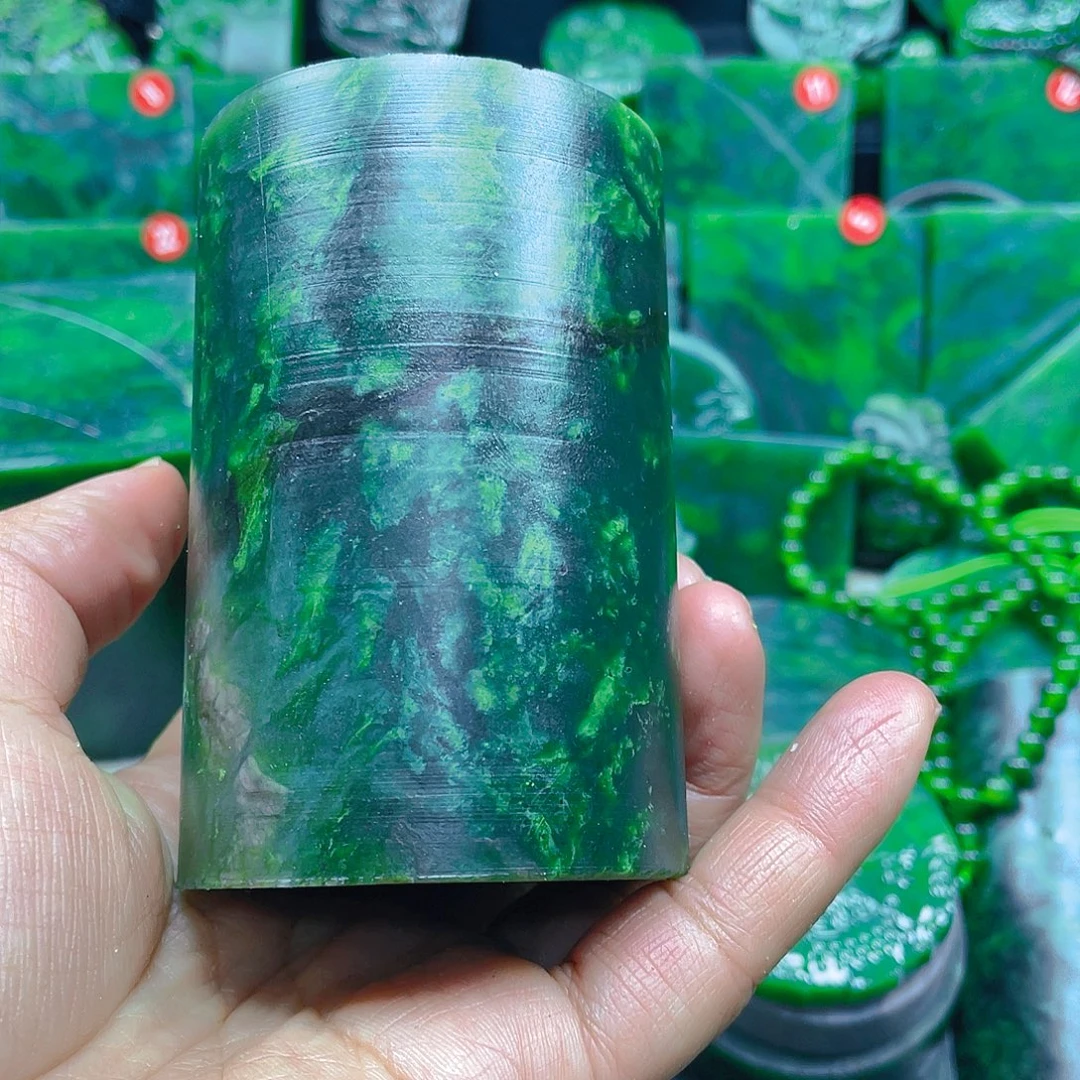 和田玉（碧玉）未镶嵌珠宝奇石
