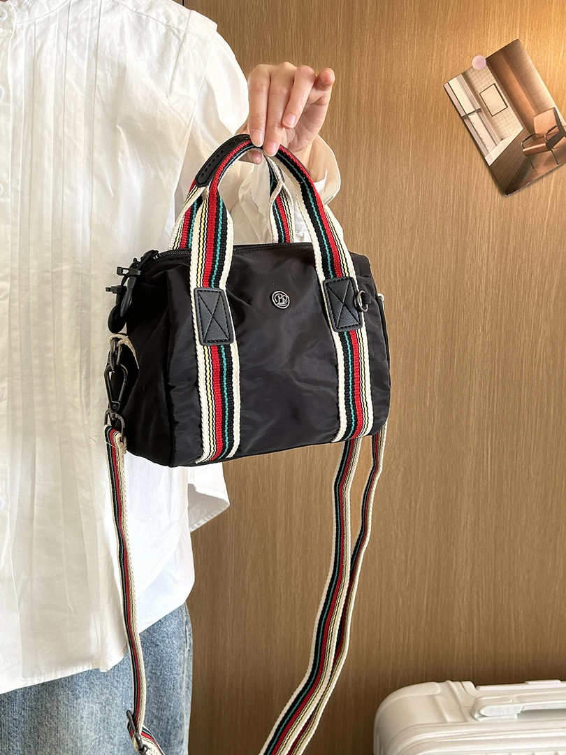 波士顿布包女2025新款女士枕头包牛津布单肩包斜挎包妈咪包