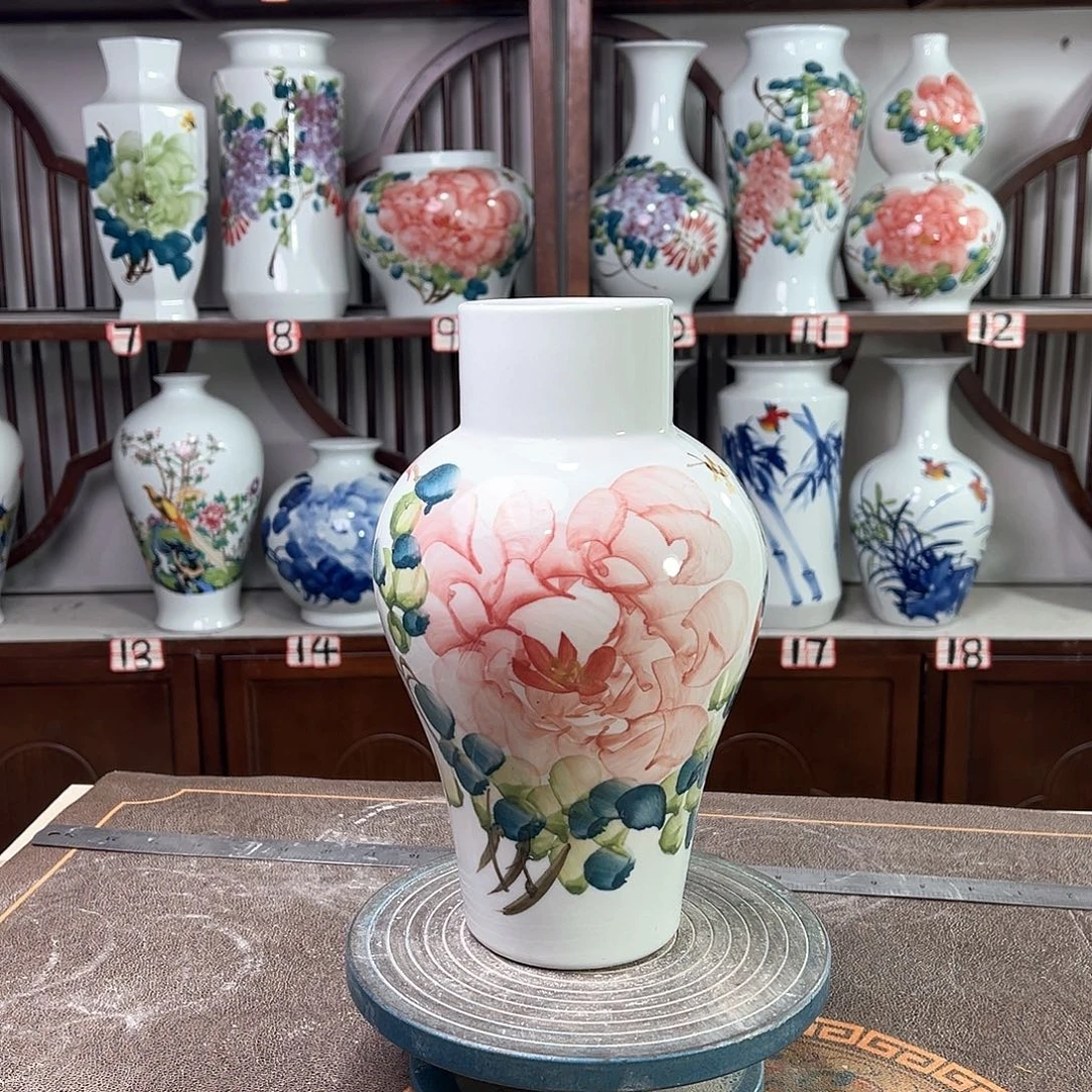 摆件景德镇陶瓷直红牡