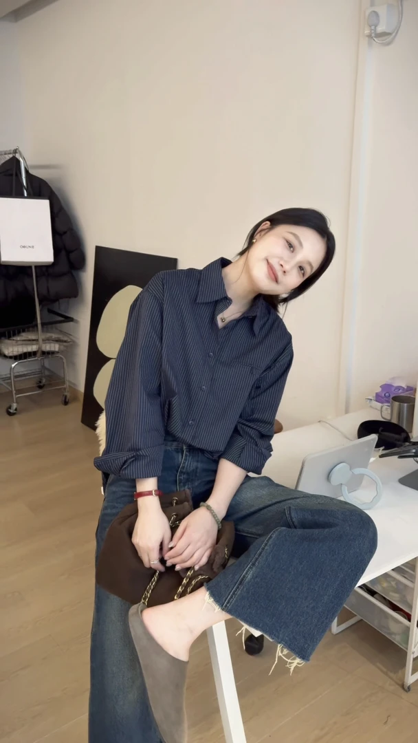 休闲翻领落肩袖上衣秋季宽松百搭深色条纹衬衫