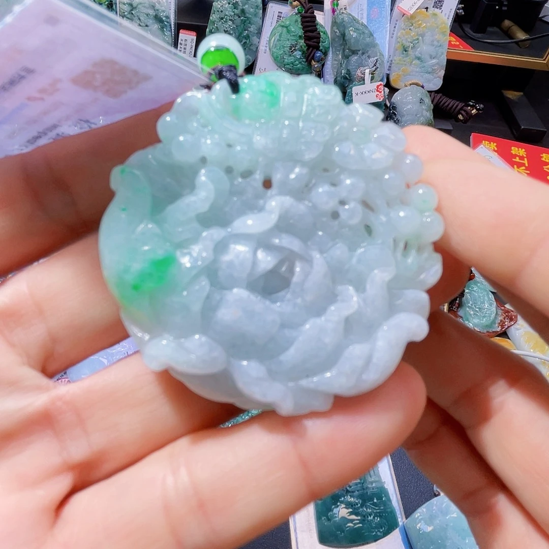 颈饰未镶嵌翡翠一