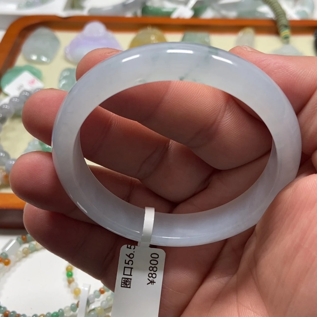 翡翠手镯未镶嵌翡翠