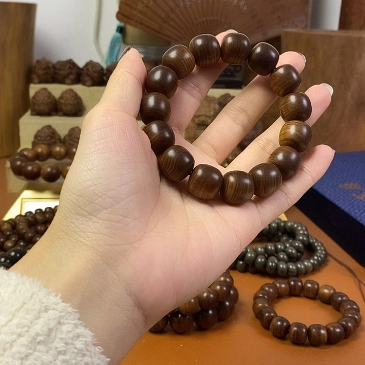老山檀香黑肉沉水桶珠1.5手串