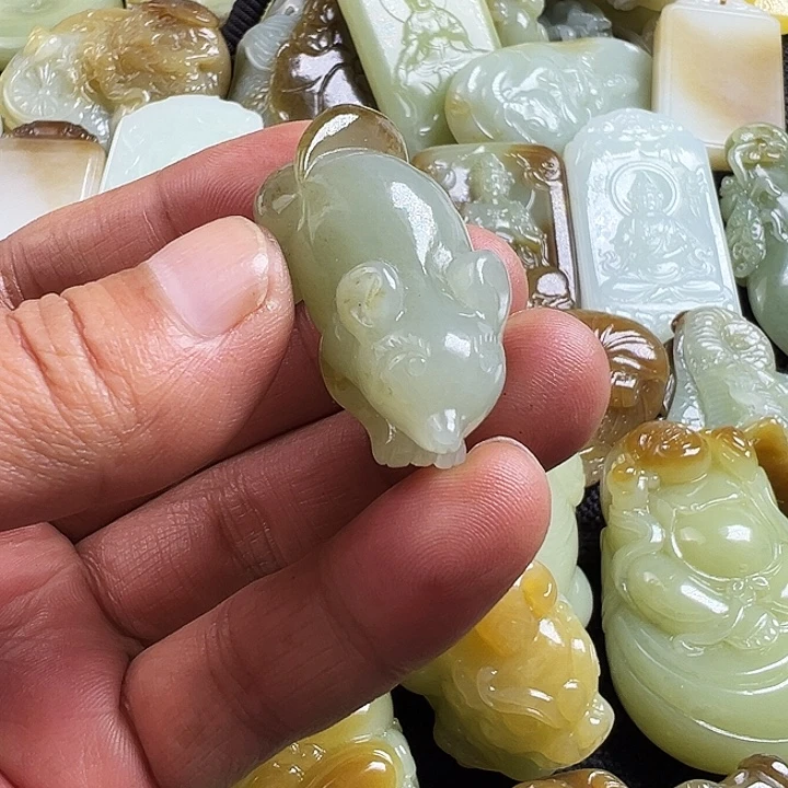 和田玉未镶嵌吊坠(不含链)