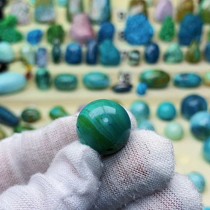 绿松石配饰未镶嵌