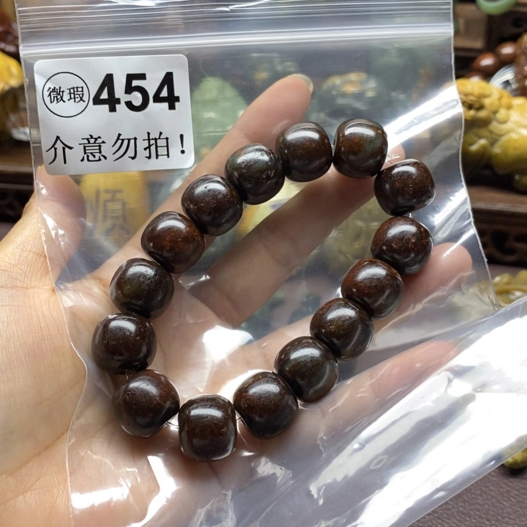 未镶嵌岫岩河磨玉（透闪石质玉）把件