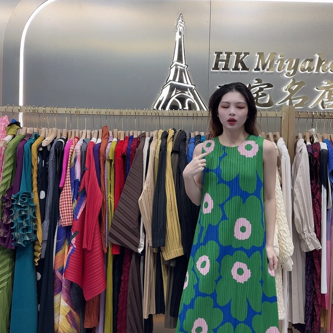 套头款无袖背心裙