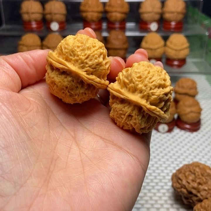 文玩核桃把件27绣球