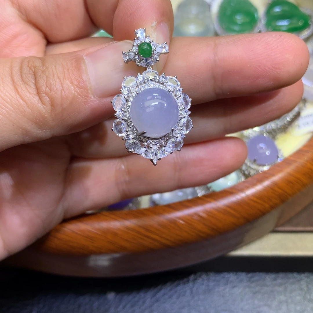 翡翠颈饰银S925镶嵌翡翠吊坠