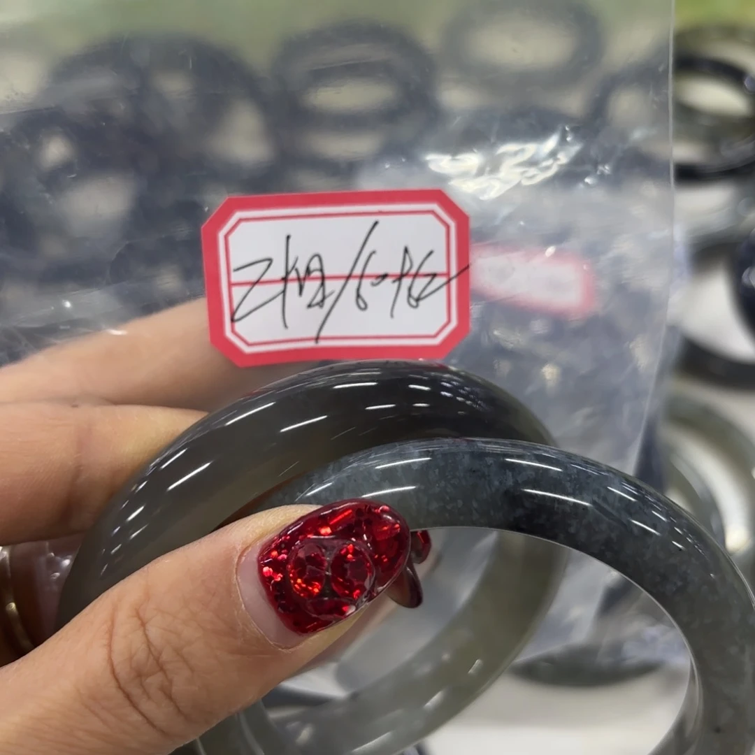 蛇纹石玉手镯未镶嵌?***时