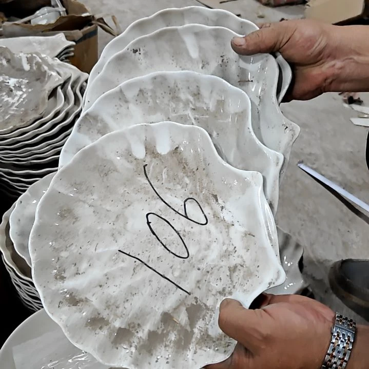 摆件陶瓷盘子碗啥都有