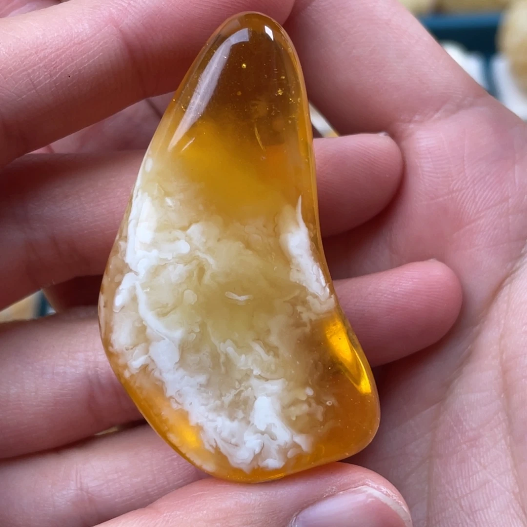 蜜蜡未镶嵌珠宝奇石