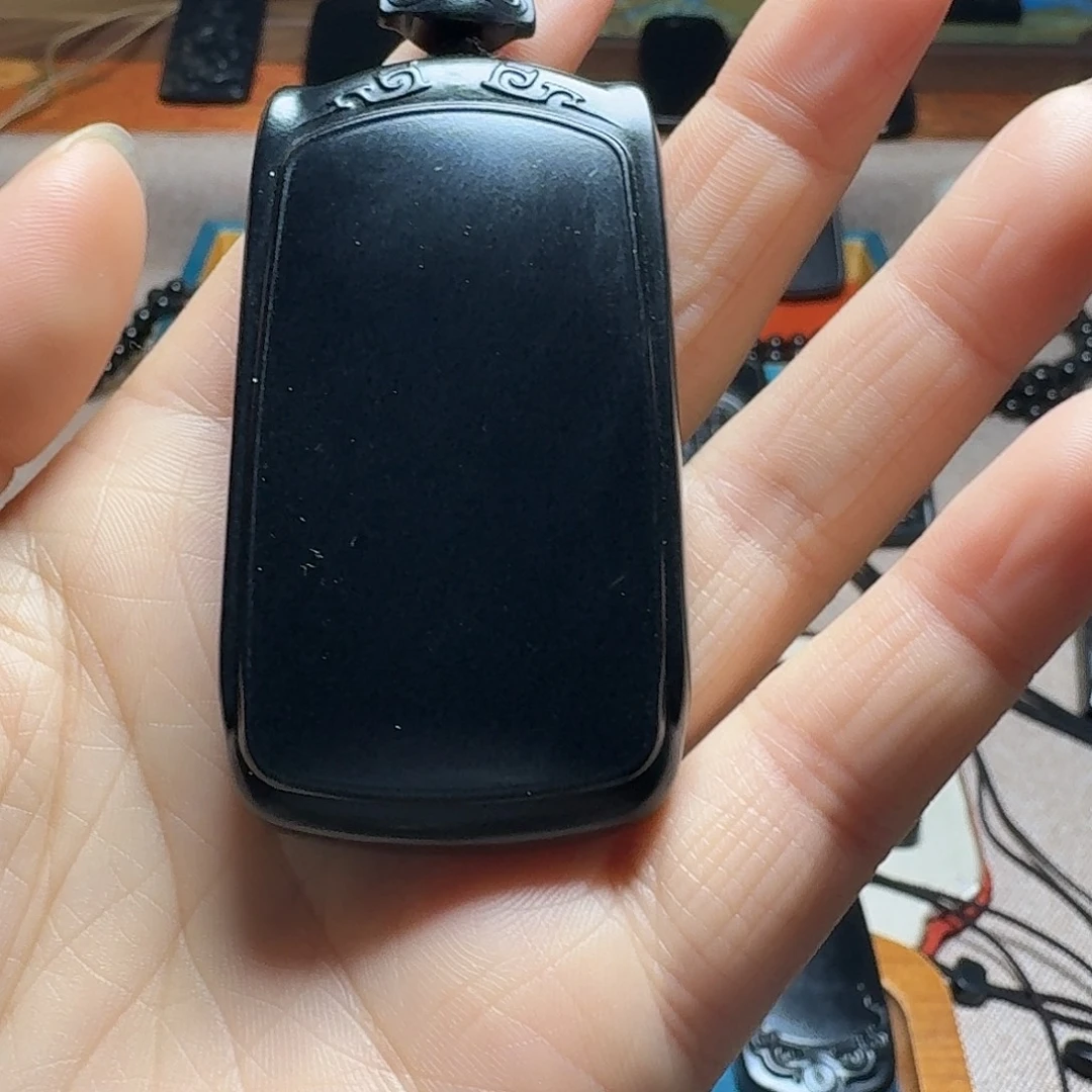 陈***元和田玉未镶嵌颈饰