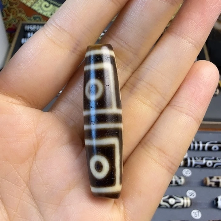 凣***尜玛瑙/玉髓未镶嵌锁骨