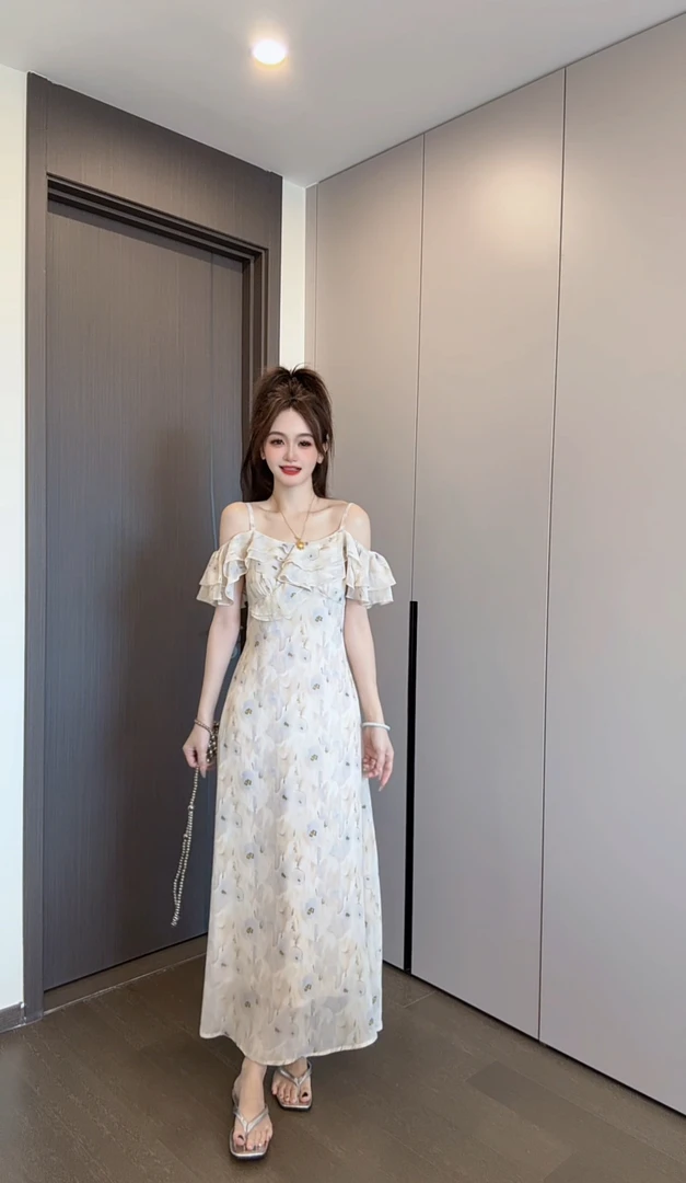 法式度假风夏季吊带裙荷叶边碎花温柔度假收腰杏色碎花长裙可两穿