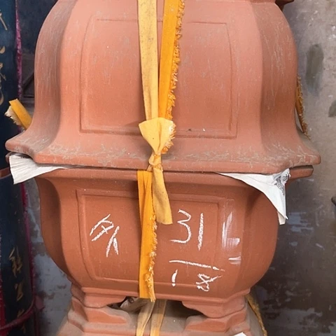 紫砂花盆切脚四方一个