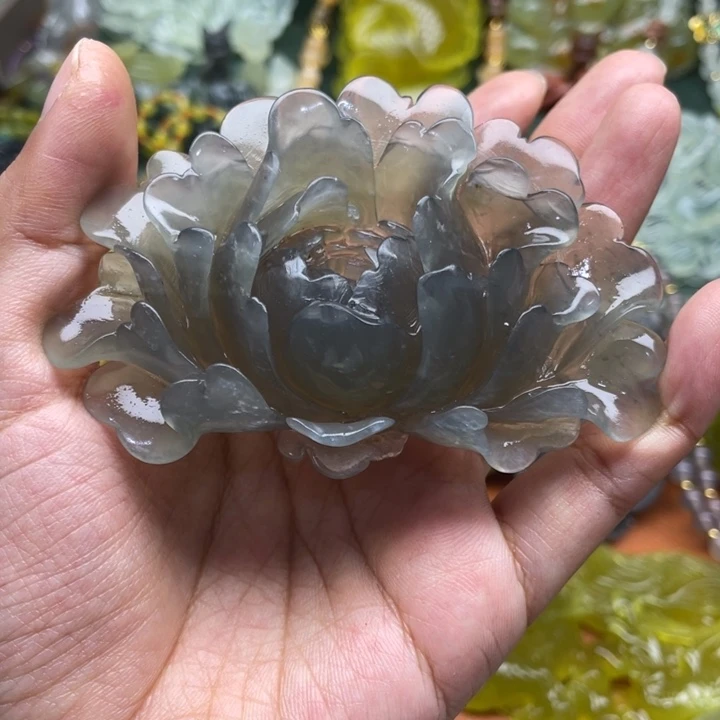 蒙***奇未镶嵌岫玉吊坠毛衣链锁骨链