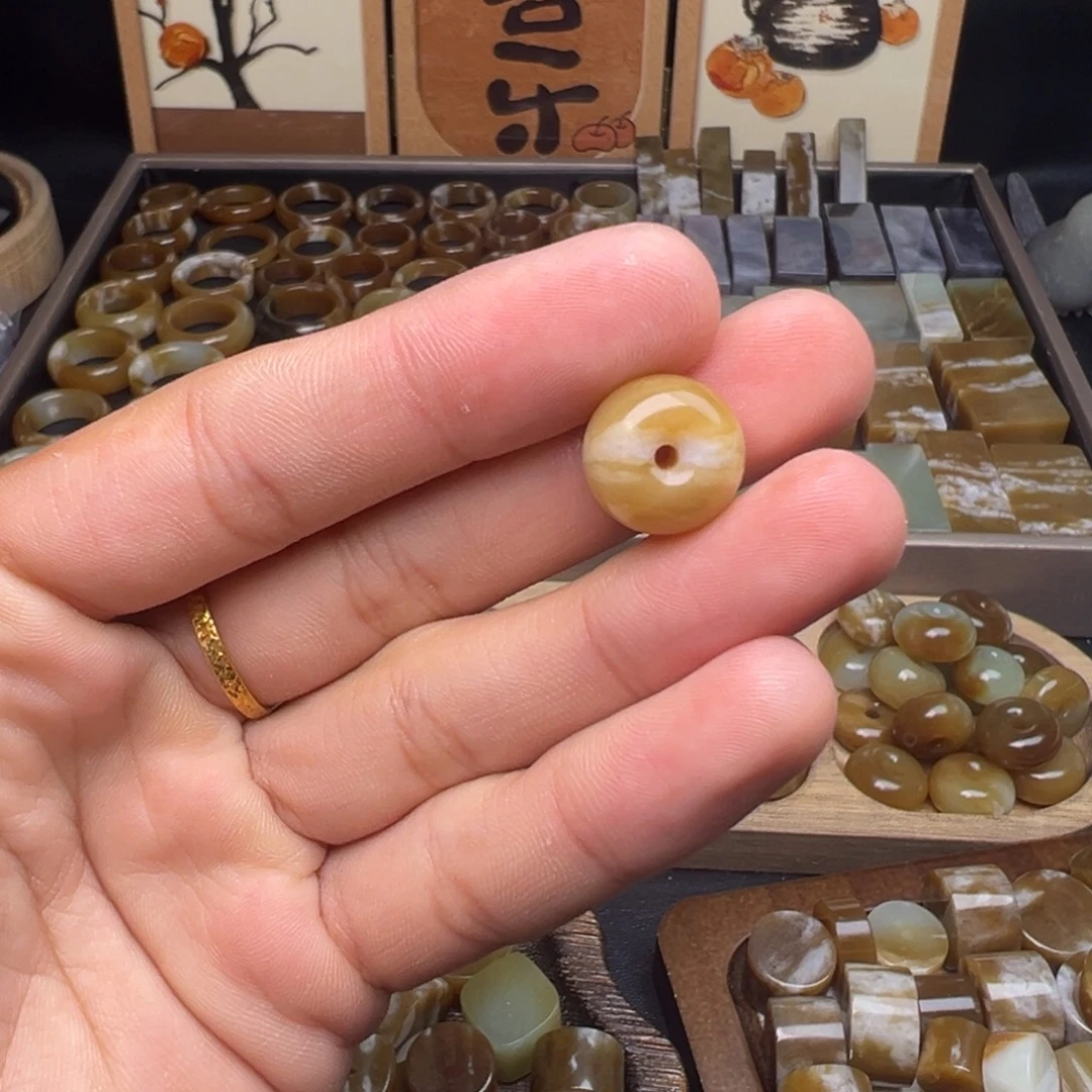 和田玉（糖玉）未镶嵌珠宝奇石平安扣福利