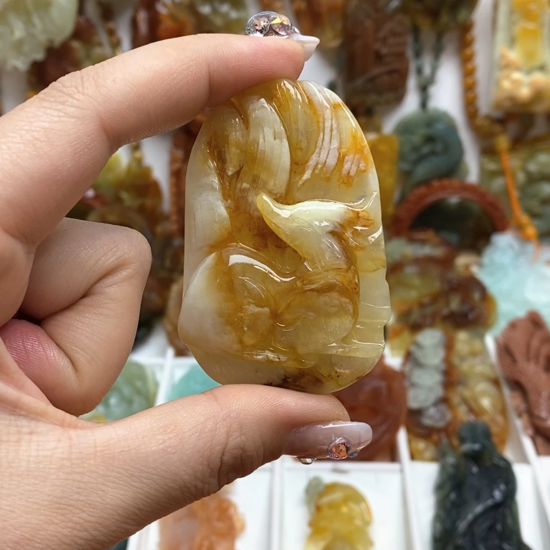 蛇纹石玉颈饰未镶嵌