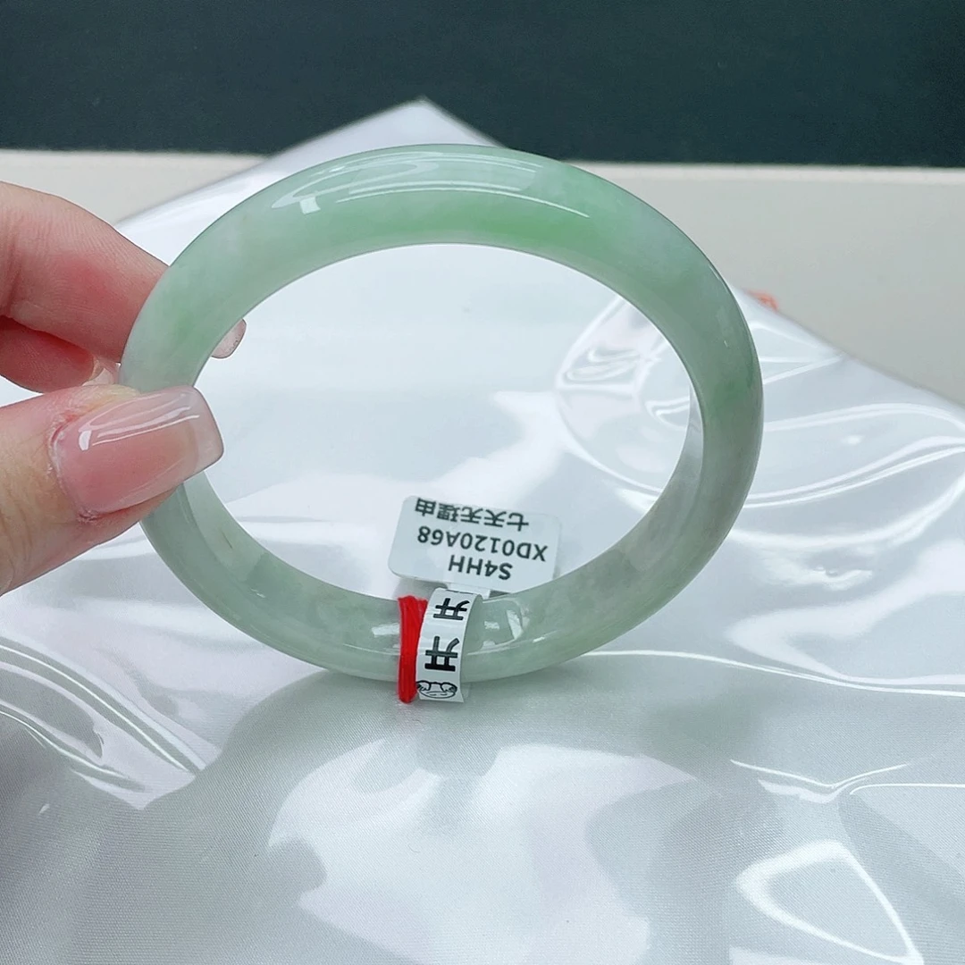 翡翠手镯未镶嵌正63.7