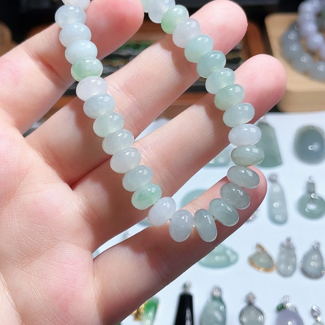 翡翠未镶嵌颈饰手串